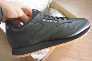 Огляд кросівок Reebok Classic Black/Gum (49800) + відео - блог Styles.ua