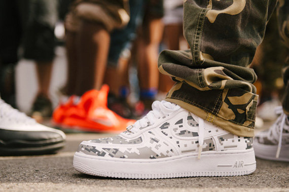 Кроссовки Nike Air Force 1 Low Premium [High-Frequency Digital Camouflage].