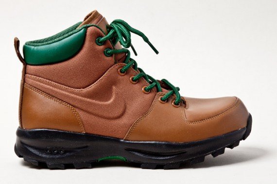 Nike acg manoa boot hotsell