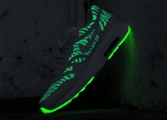 Кроссовки Nike Air Max 1 Premium Tape [Glow in the Dark].