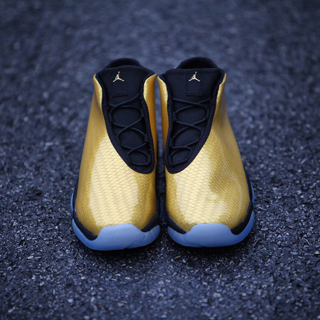 black and gold jordan future