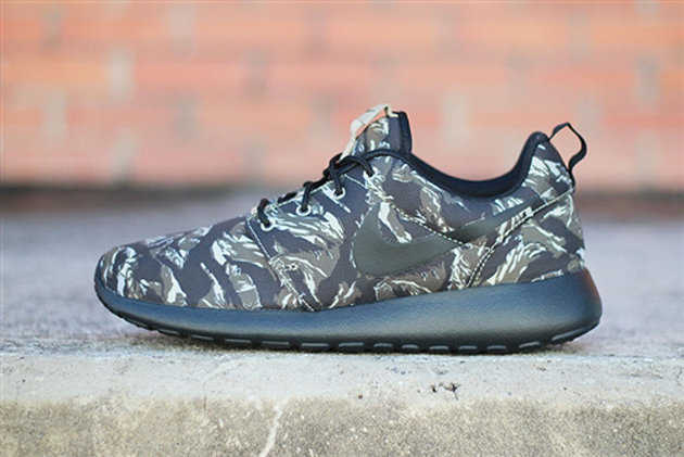 Krossovki Nike Roshe Run Print Tiger Camo Blog Styles Ua