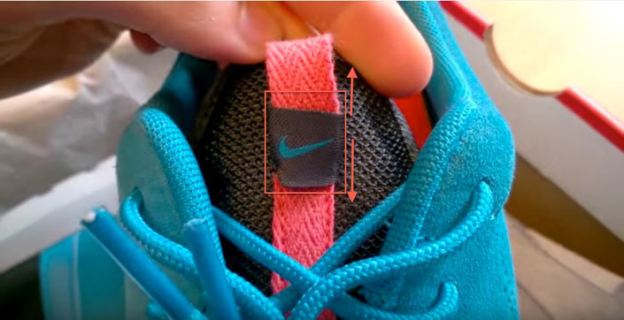 В оригінальних Nike Roshe One логотип, розміщений на ремені в районі язичка, не статичний, його можна рухати,а у підроблених кросівок він вшитий в ремінець