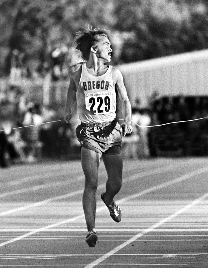 У 1973 році Стів Префонтейн (Steve Prefontaine) в кросівках від Nike перемагає на Олімпійських іграх