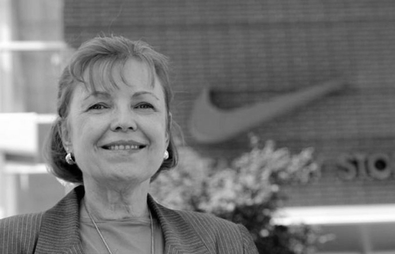 Каролін Девідсон, яка створила легендарний логотип Nike