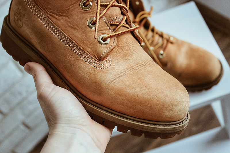 Как чистить ботинки из нубука и замши? Разберем на примере Timberland -блог Styles.ua